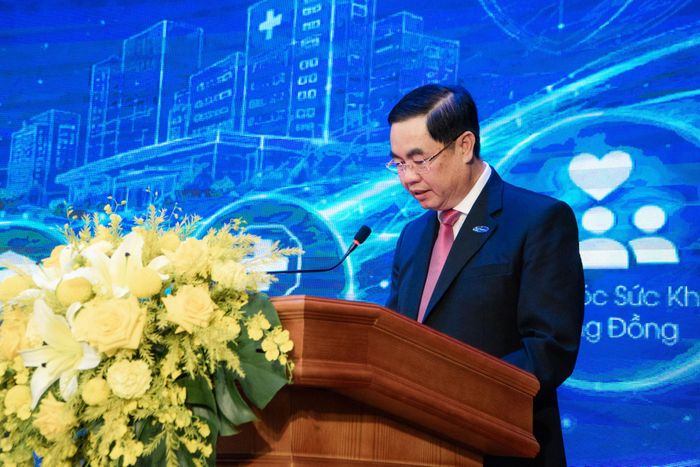 Ông Trần Đình Văn - Chủ tịch Hội đồng quản trị Công ty Cổ phần Dược phẩm Bến Tre, Công ty Cổ phần Bệnh viện đa khoa Quốc tế Huế và Công ty Cổ phần Xuất nhập khẩu Dược Phú Yên phát biểu