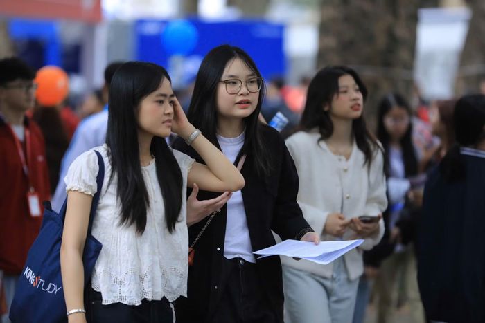Quy định giảm phương thức xét tuyển đại học cho mỗi ngành đào tạo áp dụng từ năm 2027 đang nhận được sự quan tâm lớn từ dư luận xã hội.