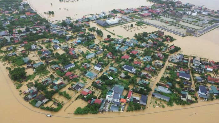 Đợt mưa lũ lần này đã khiến gần 10.000 hộ dân ở Thanh Hóa ngập lụt, nhiều tuyến đường bị chia cắt.