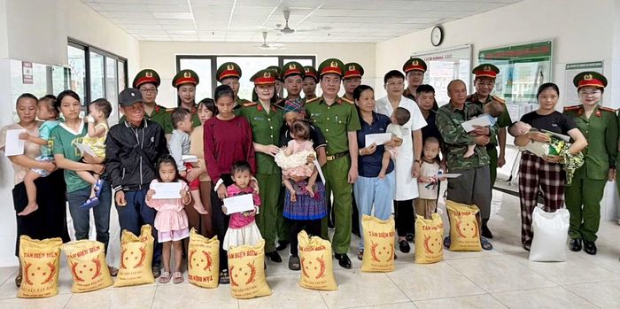 Những phần quà Trung thu mang thêm niềm vui đến các bệnh nhi.