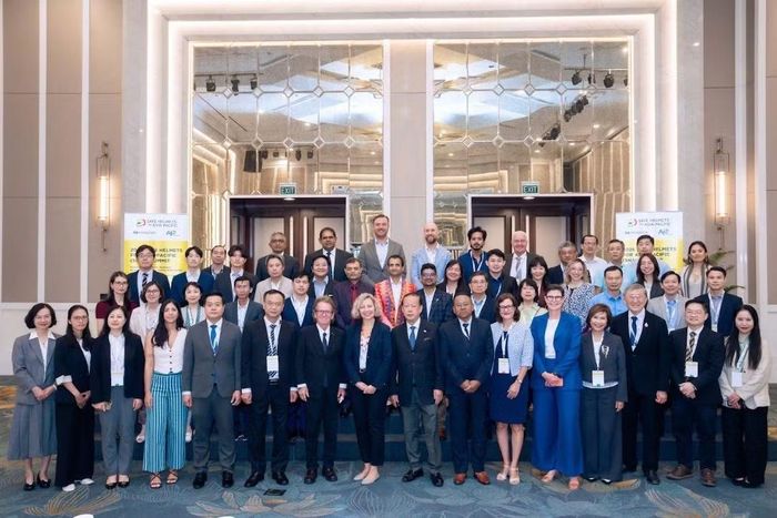 Các đại biểu dự hội thảo.