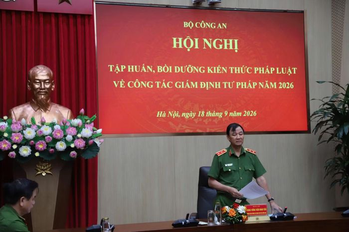 Trung tướng Trần Minh Tiến phát biểu chỉ đạo tại hội nghị.
