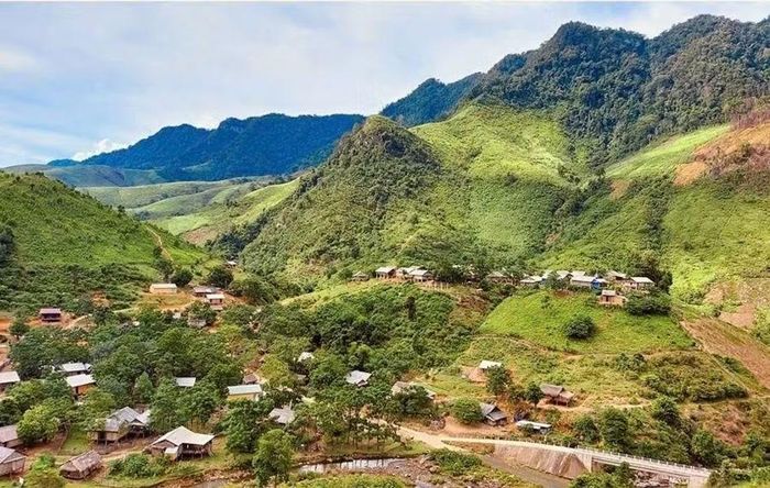 Cuộc sống của bà con ở nhiều bản, làng của Quảng Trị đã thay đổi ngày một tốt hơn nhờ Chương trình mục tiêu quốc gia về xây dựng nông thôn mới, giảm nghèo bền vững và phát triển kinh tế - xã hội vùng đồng bào dân tộc thiểu số và miền núi.