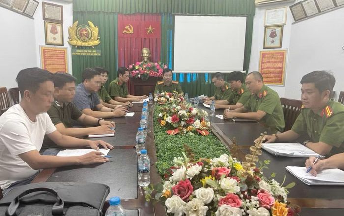 Tổ công tác xác minh, truy bắt đối tượng truy nã Công an tỉnh Vĩnh Long, họp triển khai các nhiệm vụ công tác.