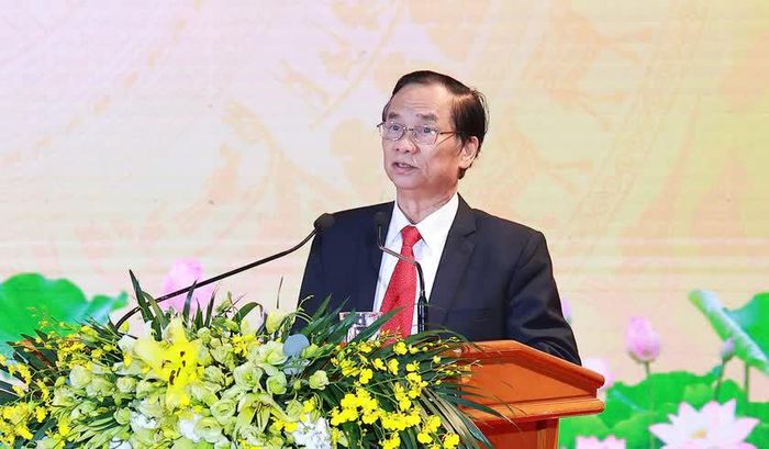 Đồng chí Nguyễn Văn Vượng, nguyên Bí thư Tỉnh uỷ, nguyên Trưởng đoàn Đại biểu Quốc hội, nguyên Chủ tịch HĐND tỉnh, đại diện cho lãnh đạo tỉnh qua các thời kỳ phát biểu chia sẻ về chặng đường xây dựng, phát triển của Đảng bộ tỉnh.