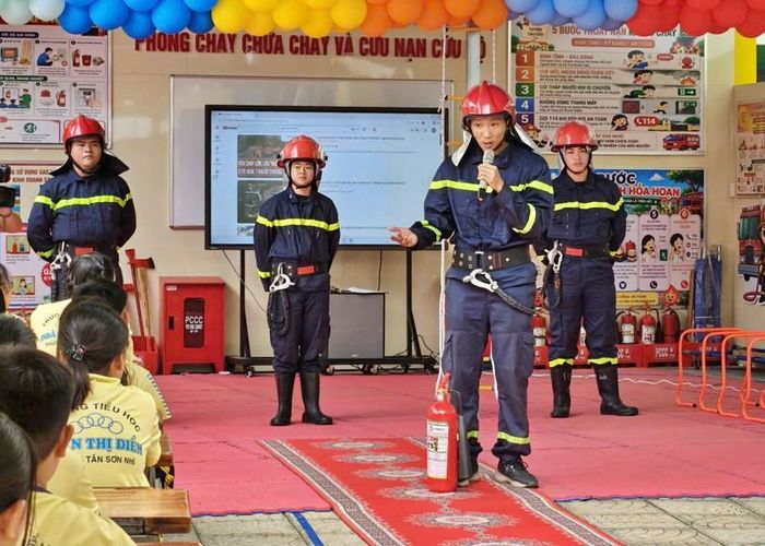 Không gian học tập về phòng cháy, chữa cháy và cứu nạn, cứu hộ của trường.