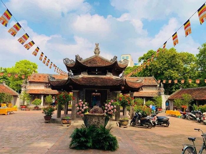 Kiến trúc chùa cổ Việt Nam trong không gian cộng đồng. Ảnh tác giả cung cấp.