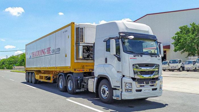 Dòng xe do Vĩnh Phát Motors lắp ráp và cung cấp: Xe tải nặng GINGA Series.