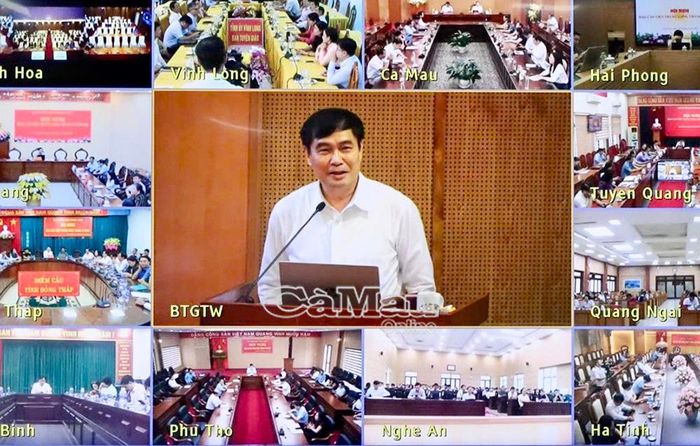 Đồng chí Phan Xuân Thuỷ, Phó Trưởng ban Tuyên giáo Trung ương, phát biểu tại hội nghị Báo cáo viên Trung ương tháng 9/2026. (Ảnh chụp màn hình)