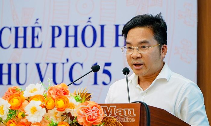 Ông Hồ Cảnh Liêm, Phó Giám đốc NHNN chi nhánh Khu vực 15 phát biểu tại hội nghị.