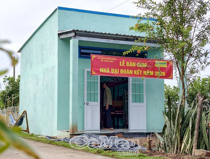 Những căn nhà mới khang trang giúp các hộ gia đình an cư lạc nghiệp, ổn định cuộc sống.