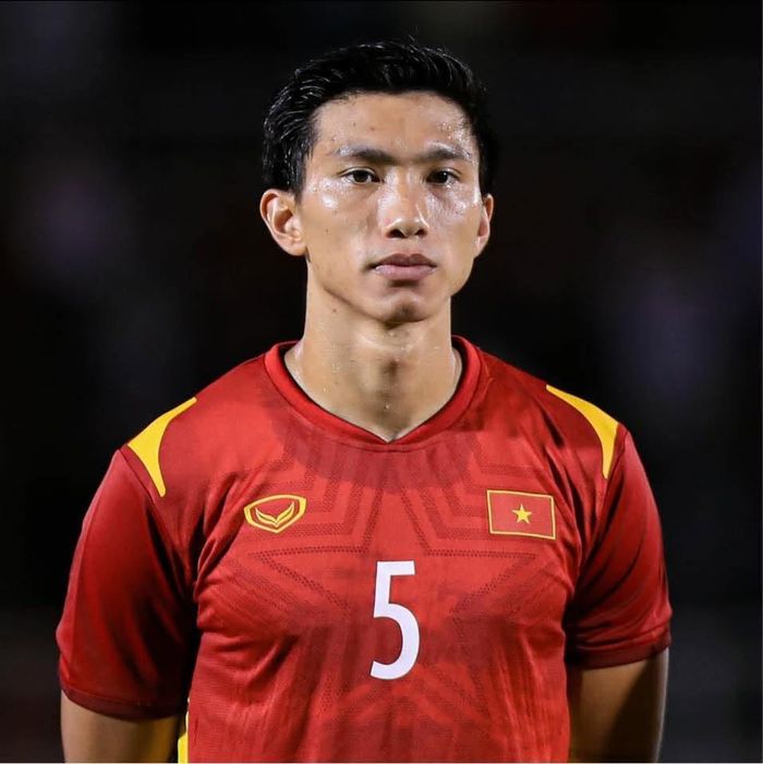 HLV Kim Sang-sik có những lựa chọn mới ở hàng phòng ngự thay cho Đoàn Văn Hậu