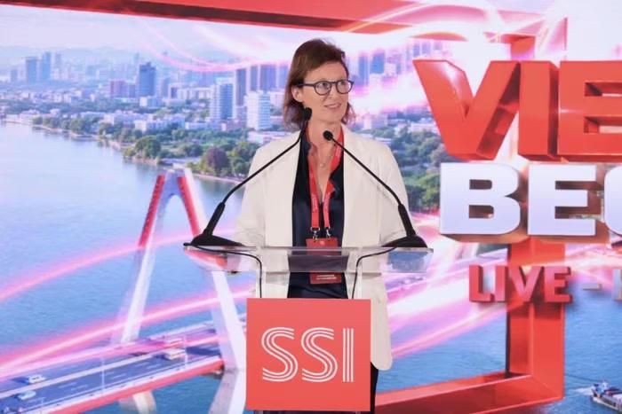 Theo bà Fiona Bassett, Tổng Giám đốc FTSE Russell phát biểu tại sự kiện “Viet Nam Becoming: A Celebration, Viet Nam into EM” sáng 18/9. Ảnh: SSI