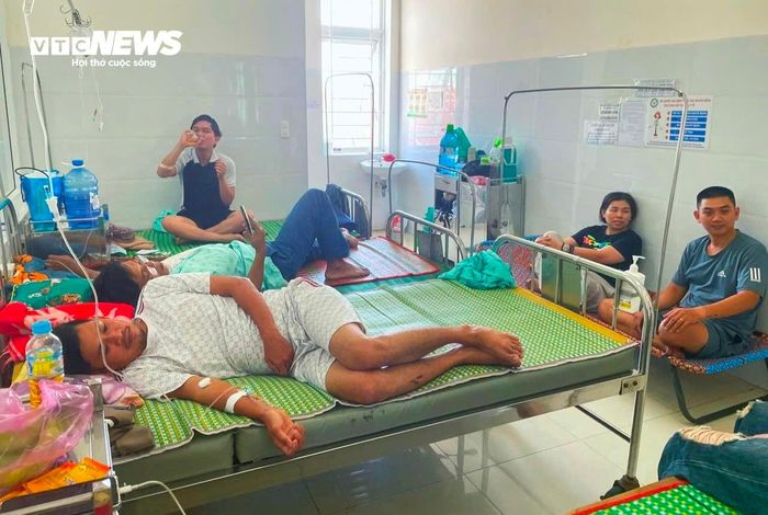 Bệnh nhân trong vụ ngộ độc sau khi ăn bánh mì tại cơ sở L.H (phường Quy Nhơn Đông) được điều trị tại Bệnh viện đa khoa trung tâm tỉnh Gia Lai.