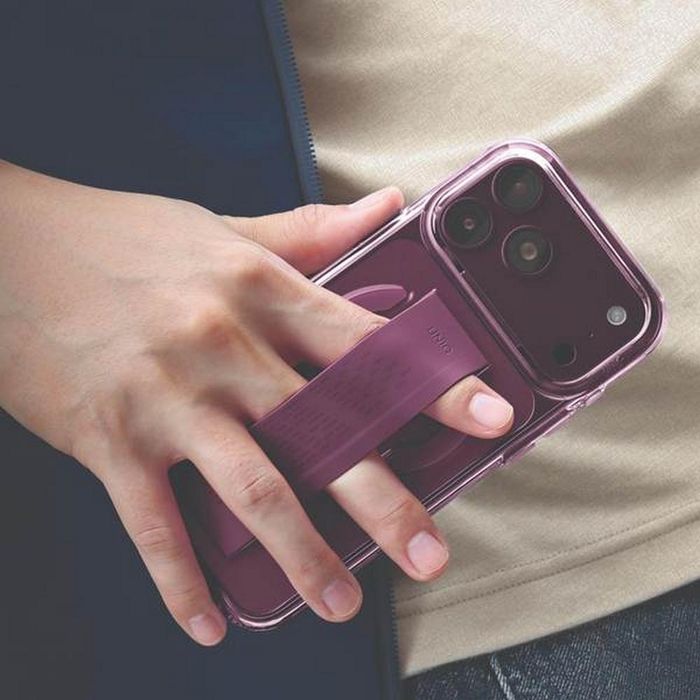 Ốp lưng của UNIQ. (Ảnh: Đ.V)