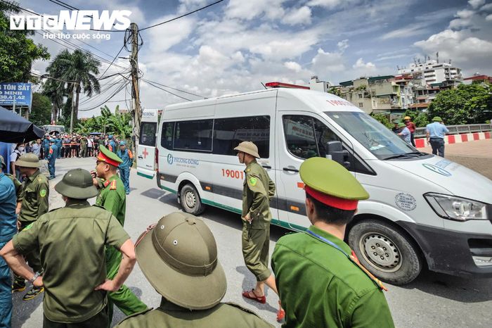 12h30 ngày 18/9, thi thể nam sinh S. được bàn giao cho gia đình đưa về quê lo hậu sự.