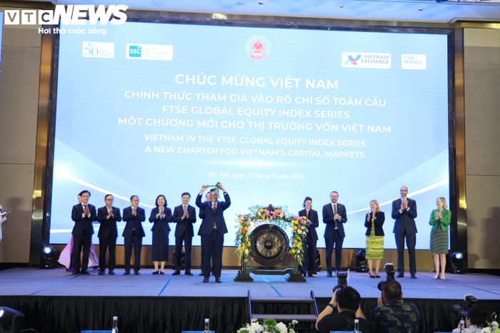 Bộ trưởng Tài chính Ngô Văn Tuấn đánh cồng đánh dấu Việt Nam chính thức tham gia vào chỉ số thị trường mới nổi của FTSE GEIS.