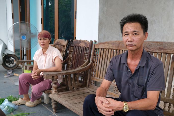 Cư dân thôn Phú Sơn mong muốn cơ quan chức năng xem xét cụ thể trên cơ sở hồ sơ và thực tế sử dụng đất để có phương án hỗ trợ thiết thực giúp họ sớm ổn định cuộc sống. Ảnh: Sỹ Hào