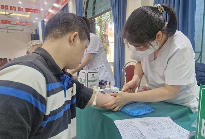 Công tác tổ chức khám bệnh được thực hiện chu đáo, khoa học, góp phần nâng cao sức khoẻ cộng đồng. Ảnh: PV