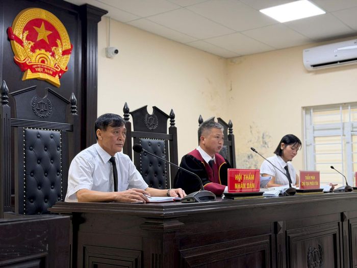 Tòa án nhân dân khu vực 12 - Hà Nội xét xử sơ thẩm vụ án dân sự công ích về việc "Yêu cầu thực hiện nghĩa vụ nộp tiền bảo hiểm". Ảnh: BHXH HN