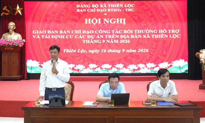 Ban Chỉ đạo công tác bồi thường, hỗ trợ và tái định cư các dự án trên địa bàn xã Thiên Lộc giao ban hằng tháng để đôn đốc tiến độ, tháo gỡ vướng mắc các dự án. Ảnh: PV