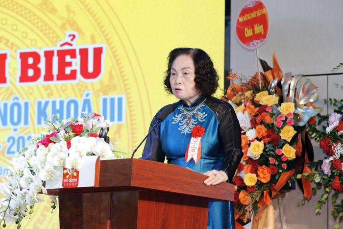 GS.TS Lê Thị Hợp, Chủ tịch Hội nữ trí thức Việt Nam phát biểu chỉ đạo tại đại hội. Ảnh: Hoàng Toàn