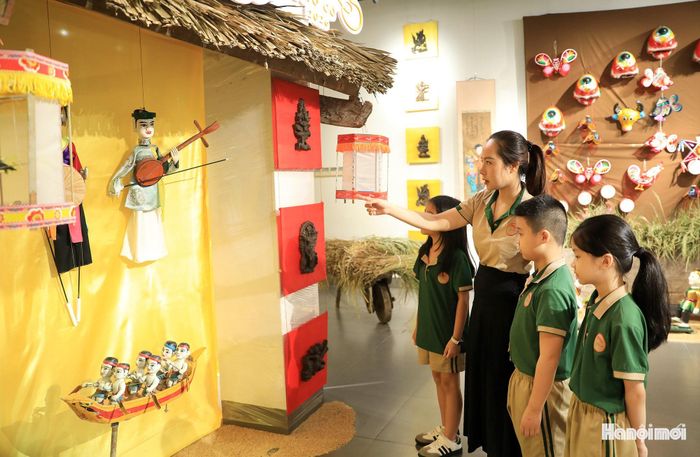 Đến với không gian trưng bày, công chúng và các em nhỏ như được trở về với cội nguồn văn hóa nông nghiệp lúa nước - nền tảng hình thành nên nhiều phong tục, lễ hội dân gian và đời sống tinh thần của người Việt.