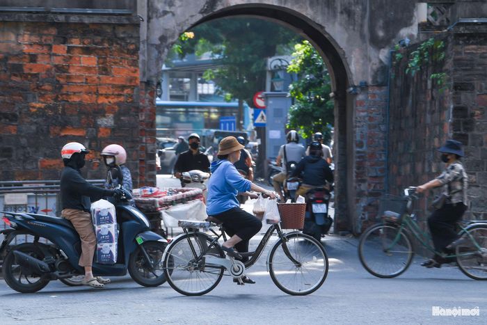 Ô Quan Chưởng là một điểm đến của nhiều người dân và du khách mỗi đi đến khu phố cổ Hà Nội.