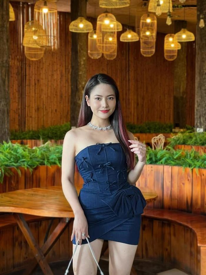 Không chỉ ghi dấu ấn bằng các vai diễn đa dạng, Việt Hoa còn ấn tượng với phong cách sống tích cực và vẻ đẹp tự nhiên đối với nhiều khán giả trẻ.