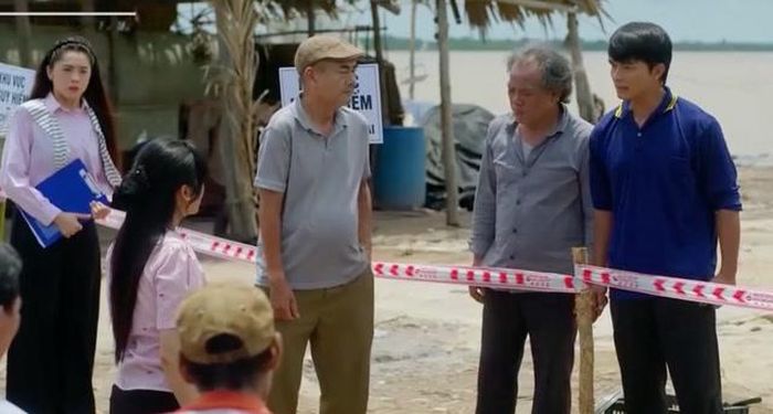 Chơn bảo vệ quan điểm những việc làm chỉ muốn an toàn cho bà con. Ảnh VTV