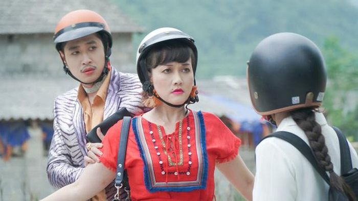 Vân Dung là gương mặt thân quen của "vũ trụ" VFC, nữ diễn viên sinh năm 1975 nổi tiếng qua các phim: "Ghét thì yêu thôi", "Người Phán Xử" (tiền truyện), "Yêu thì ghét thôi", "Những nhân viên gương mẫu", "Những ngày không quên", "Hướng dương ngược nắng", "11 tháng 5 ngày", "Chồng cũ, vợ cũ, người yêu cũ"...