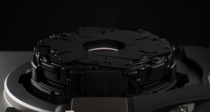 iPhone 18 Pro Max tiếp tục duy trì bộ ba camera 48MP gồm camera chính Fusion, góc siêu rộng và telephoto.