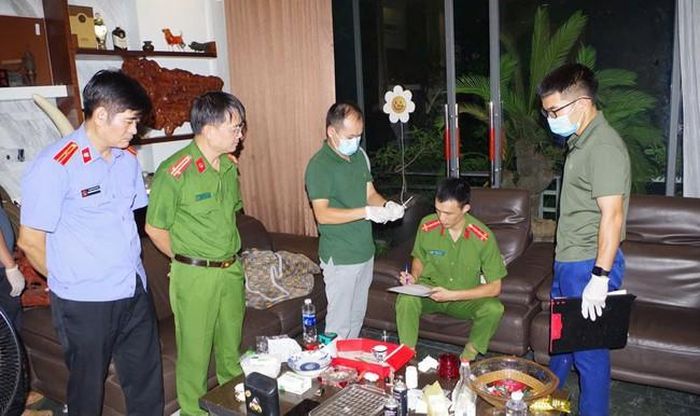 Ngày 16/9, Cơ quan Cảnh sát điều tra, Công an tỉnh Ninh Bình đã điều tra, làm rõ và tổ chức bắt giữ Nguyễn Minh Đức về hành vi “Tổ chức sử dụng trái phép chất ma túy” - (ảnh CANB).