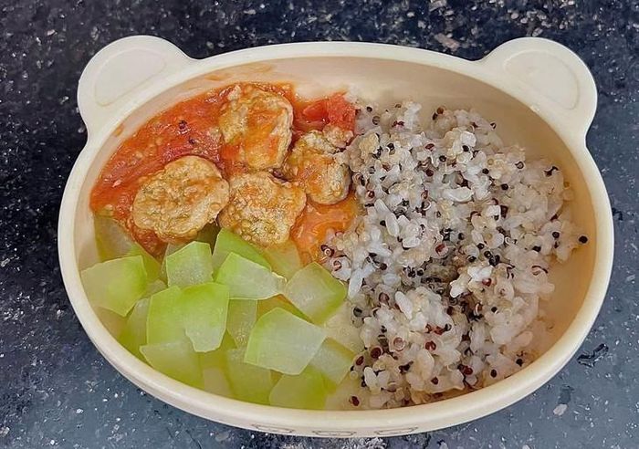 Cha mẹ nên chế biến đa dạng các món ăn và trình bày bắt mắt giúp trẻ ăn ngon hơn. Ảnh: Ngọc Châu.