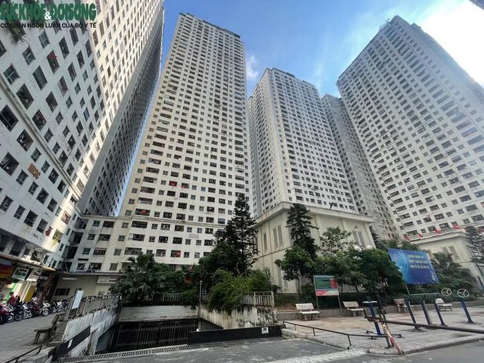Trên cơ sở rà soát hồ sơ pháp lý, quy hoạch, giấy phép xây dựng và hiện trạng, các hạng mục công trình, căn hộ, tòa nhà sẽ được xác định được phép tồn tại hoặc bắt buộc phải di dời, phá dỡ. Việc rà soát, phân loại dự kiến thực hiện trong tháng 10-11/2026. Ảnh: Phúc Đức