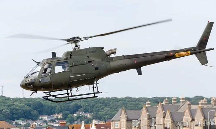 Copenhagen cho rằng 2 quả pháo sáng được phóng về phía trực thăng, trong đó một quả bay sát máy bay.