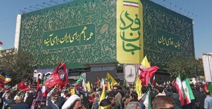 Những ngày gần đây, chính phủ Iran phát động chiến dịch "Janfaday-e Iran", có nghĩa là "Những người sẵn sàng hy sinh vì Iran". Chiến dịch kêu gọi người dân đăng ký tham gia các khóa huấn luyện quân sự ngắn hạn nhằm chuẩn bị cho nhiệm vụ bảo vệ đất nước.