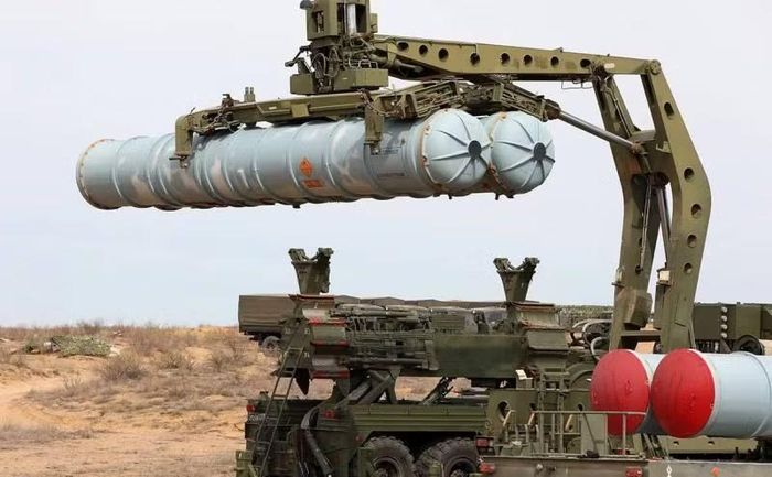 Trước khi cuộc chiến toàn diện với Nga bùng nổ vào đầu năm 2022, Ukraine có khoảng 25 - 30 tiểu đoàn hệ thống phòng không S-300PT/PS trong các trạng thái sẵn sàng chiến đấu khác nhau.
