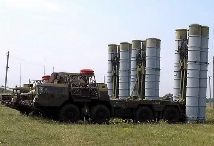 Tiếp theo, vào tháng 8/2026, ông Robert Hamilton - một Đại tá Quân đội Mỹ đã nghỉ hưu và là chủ tịch của Trung tâm Nghiên cứu Toàn cầu Delphi, đã phát biểu về việc cùng nhau phát triển các loại tên lửa mới.