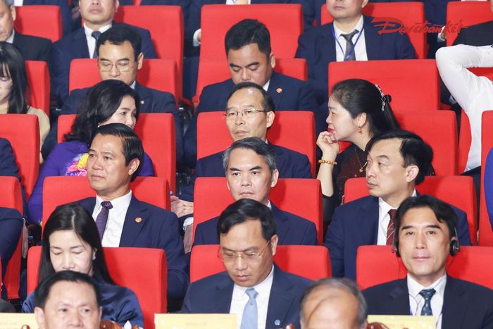 Các đại biểu tham dự buổi lễ. Ảnh: Quang Vinh