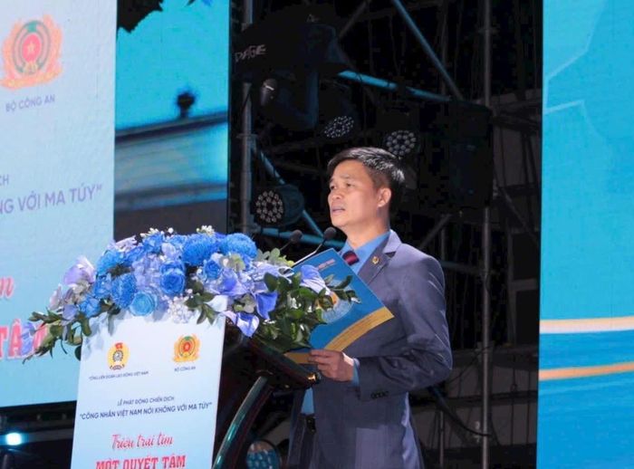 Ông Ngọ Duy Hiểu, Phó Chủ tịch Thường trực Tổng LĐLĐ Việt Nam, Ủy viên Ban Chỉ đạo Trung ương Chương trình mục tiêu quốc gia phòng, chống ma túy phát biểu tại buổi lễ. Ảnh: VD.