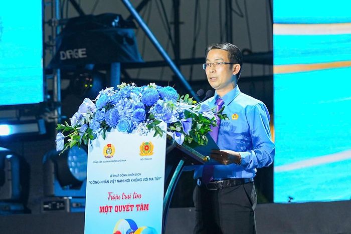 Ông Nguyễn Quốc Việt, Chủ tịch Công đoàn Công ty TNHH Yazaki Hải Phòng Việt Nam phát biểu tại sự kiện. Ảnh: ĐT.
