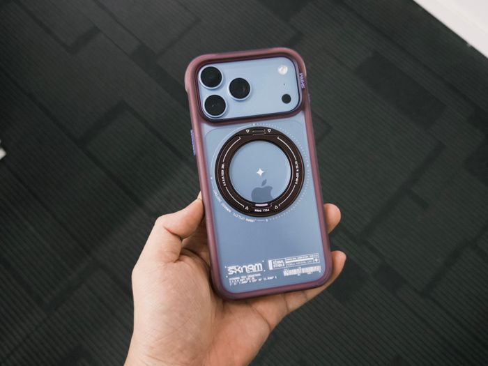 Phụ kiện ốp lưng trong cho iPhone 18 Pro Max. Ảnh: Xuân Sang.
