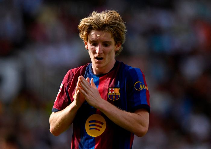 Gordon thích nghi nhanh tại Barcelona. Ảnh: Reuters.