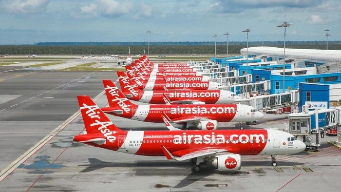 CEO Tony Fernandes khẳng định AirAsia còn tiền mặt và chưa yêu cầu chính phủ Malaysia hỗ trợ tài chính. Ảnh: AirAsia.