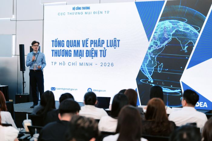  Song song với kỹ năng nội dung và thương mại, chương trình đào tạo của TikTok Shop còn giúp nhà sáng tạo bán hàng tiếp cận các chuyên đề về pháp luật và thuế trong thương mại điện tử. Ảnh: BTC. 