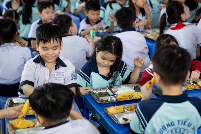 Học sinh trường Tiểu học Đinh Bộ Lĩnh (TP.HCM) trong giờ bán trú. Ảnh: Khương Nguyễn.