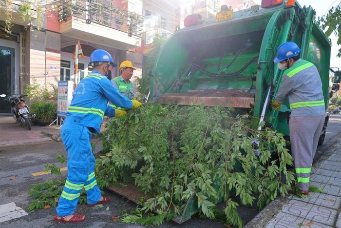 Công ty huy động nhân lực, máy móc phục vụ công tác vệ sinh, chỉnh trang đô thị