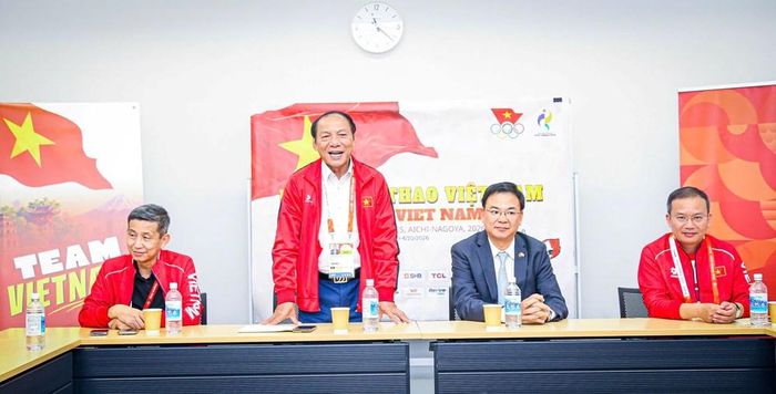 Chủ tịch Uỷ ban Olympic Việt Nam Nguyễn Văn Hùng phát biểu tại buổi gặp mặt