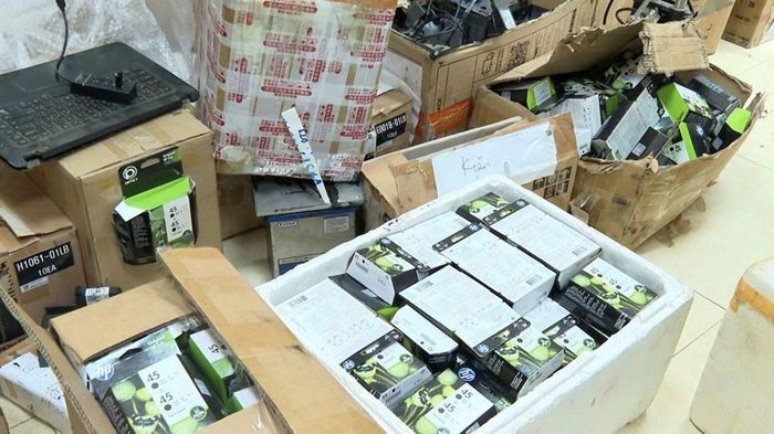Tang vật liên quan đến hoạt động sản xuất, buôn bán mực in giả bị Cơ quan Công an thu giữ. Ảnh: Công an Thanh Hóa